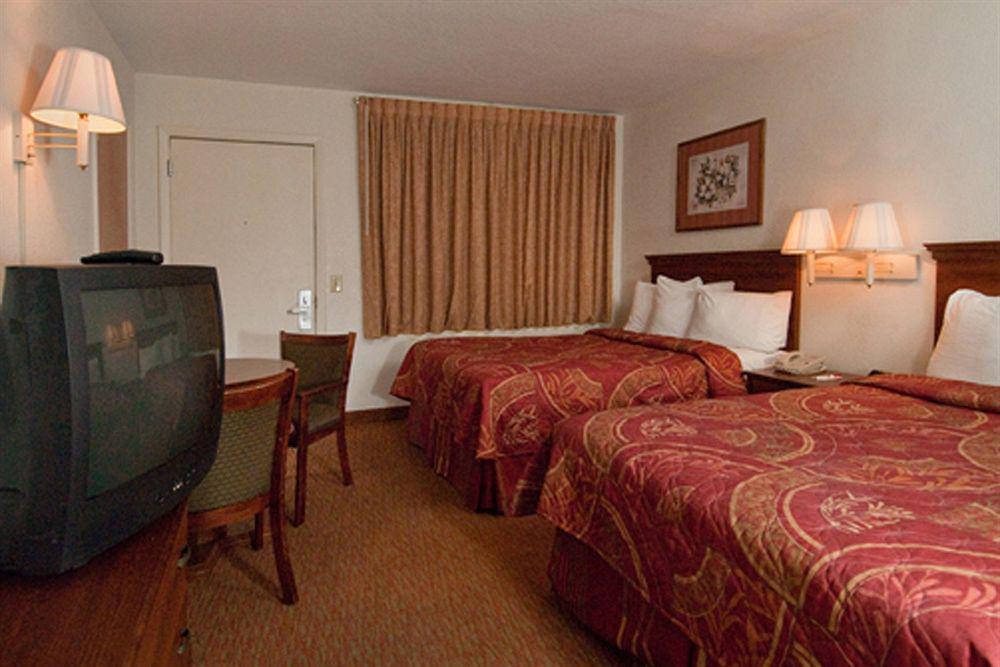 Econo Lodge Cherokee Near River Park Pokój zdjęcie