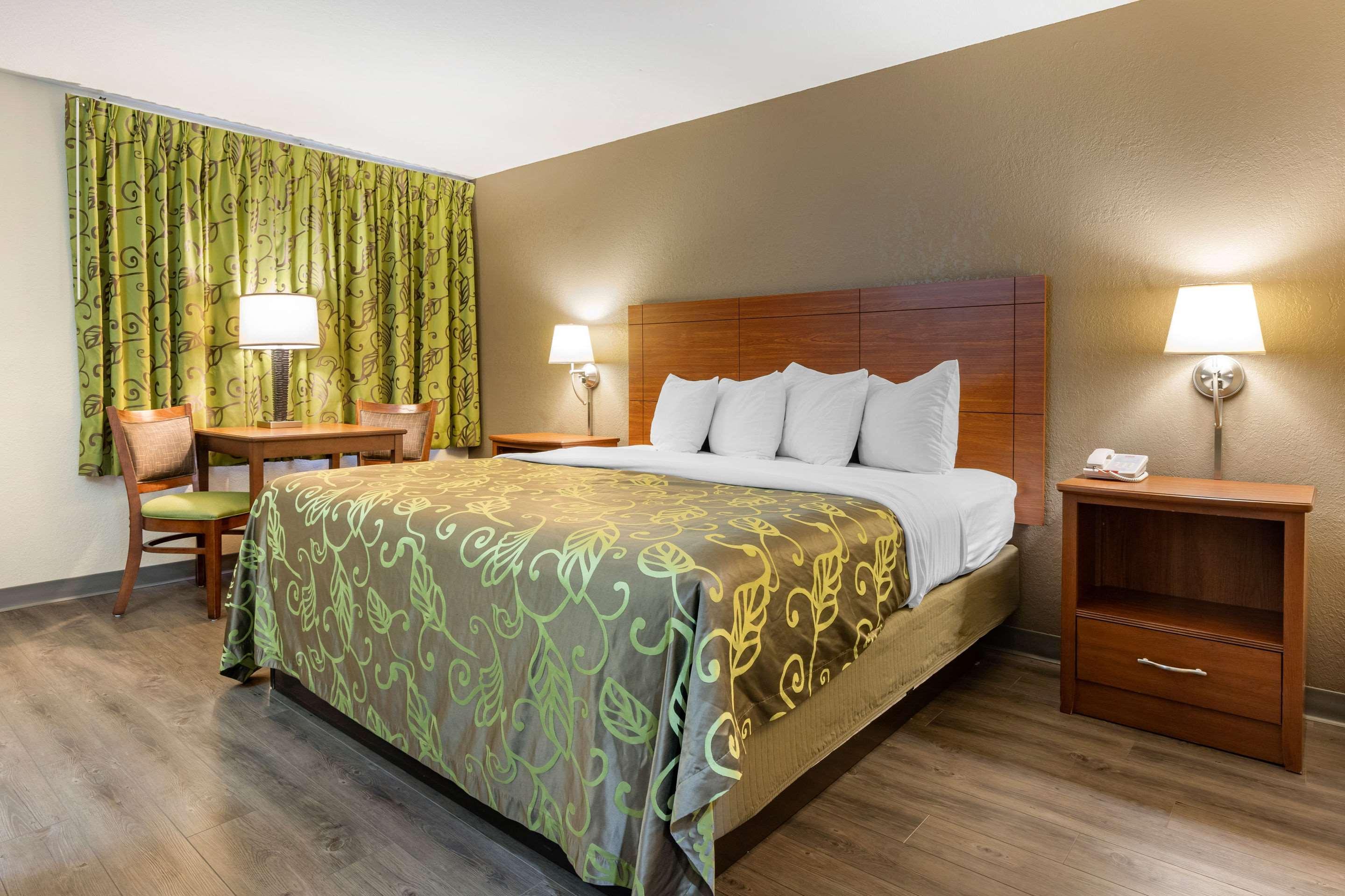 Econo Lodge Cherokee Near River Park Zewnętrze zdjęcie